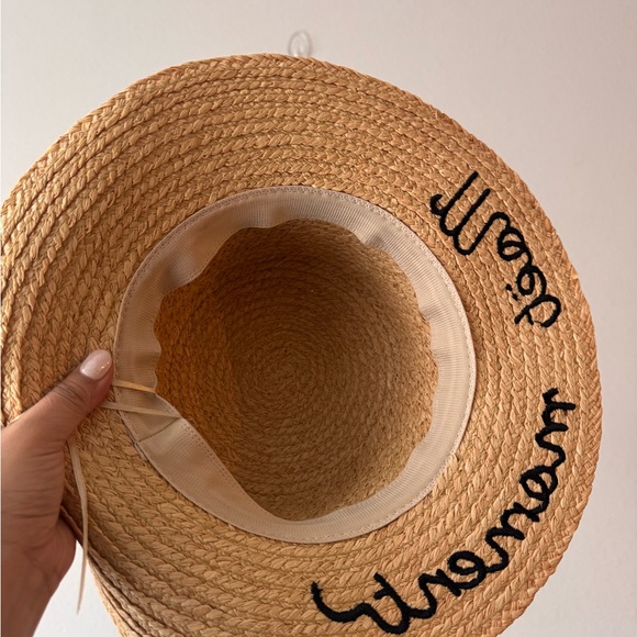 Moet & Chandon Straw Hat "Moet Moment" For Beach, Pool, Brunch and Picnic - Picture 4 of 4